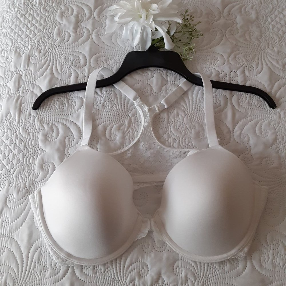 Never worn Maidenform white bra 40B